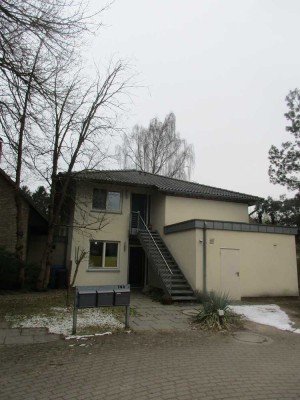 Wohnen im Grünen - Moderne, helle 3-Zimmer Wohnung im Obergeschoss mit Balkon in ruhiger Lage