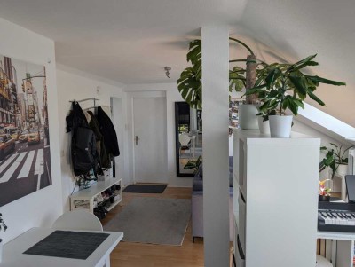 1 Zimmer DG Wohnung in der beliebten BI-Altstadt