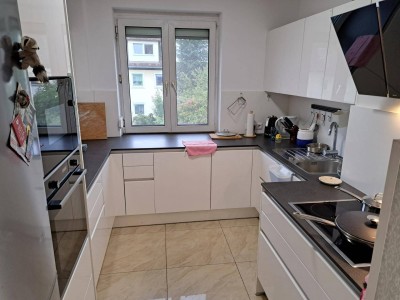 fünf Zimmer OG + Garten + Garage + Parken