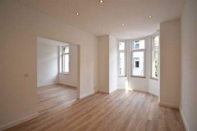 ERSTZBEZUG! Großzügige 2-Zimmer-Altbau-Whg mit moderner Ausstattung