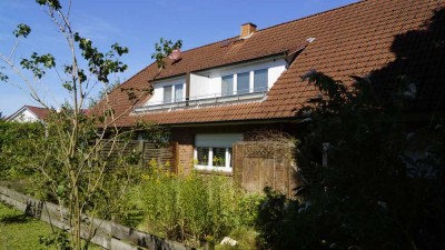 Dachgeschosswohnung im 4-Parteien-Haus!