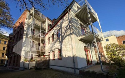 Sonnige, großzügige Stadtwohnung mit Stellplatz - in Zwickau - im Verkauf