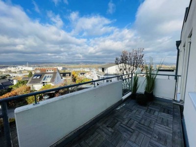 **Provisionsfrei**Top Lage**Exklusive 2 ZKB Wohnung mit Balkon / Einbauküche und PKW Stellplatz **