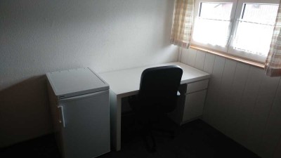 Vollmöblierte Dachgeschosswohnung für Singles oder Studenten