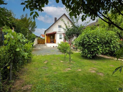 Schönes Siedlungshaus mit Naschgarten!