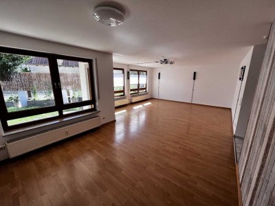 Helle Terrassenwohnung mit Garten, 2 TG-Plätze in kleiner Wohneinheit, Weinbergrandlage