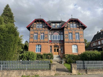 Exklusive 3-Zimmer-DG-Wohnung mit  in denkmalgeschützter Stadtvilla in Bückeburg