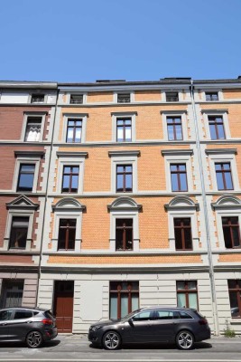 *** Helle, Freundliche 4-Zimmer Wohnung im DG für sofort ***