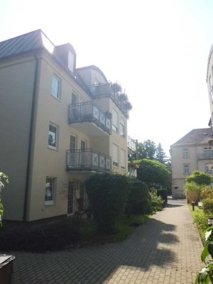 2-Zi.-Wohnung in guter Lage, Außenjalousie, Terrasse, Stellplatz