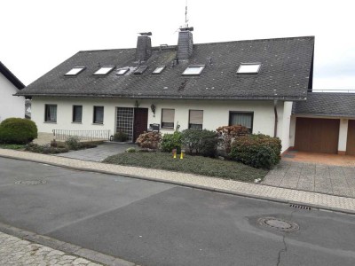 Geräumige helle DG-Wohnung mit großer Dachterrasse in 56379 Winden