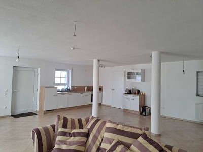 Attraktive 2,5-Zimmer-Wohnung mit Terrasse Einbauküche in Unterstadion