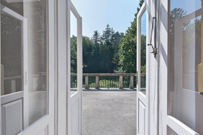 Representative Historic Villa Apartment 220 m² + Studio • Garage • Prime International Location (AIS)