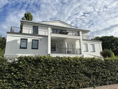 Moderne 3 Zi.-Komfortwohnung mit Südbalkon und Aufzug in grüner Lage in Hamburg/Rissen