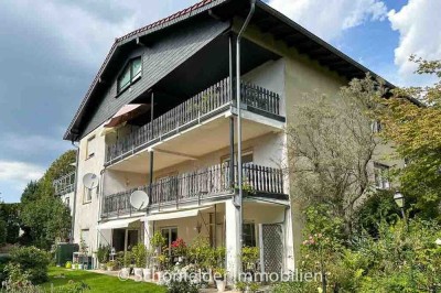 Elegant renovierte Wohnung in 3 FH mit riesigem Balkon