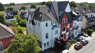 Altbau mit Flair und Baugrundstück  in Essen-Stadtwald!
