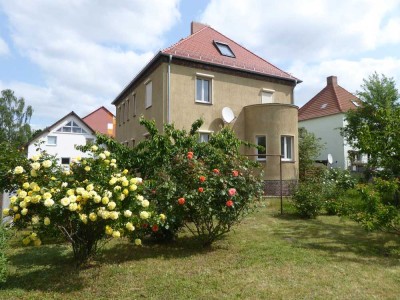 Freistehendes Haus mit Garten und zwei separaten Wohneinheiten, Liebhaberstück