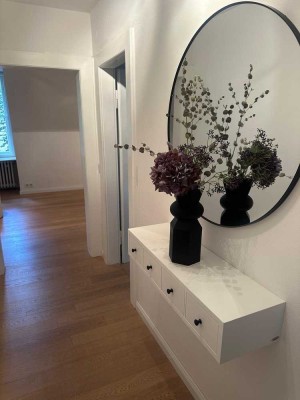 Möblierte 1-Zimmer-Dachgeschosswohnung in stilvollen Altbau – ideal für Wochenpendler