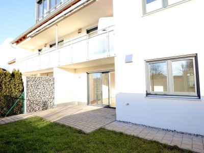 Moderne, helle 2-Zimmerwohnung im Erdgeschoss mit Terrasse und kleinem Garten.