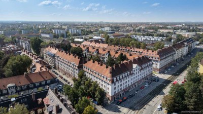 Ludwig-Richter-Höfe / sofort beziehbar. Liebevolle 3-Zi.-Altbauwhg mit Balkon & luftiger Deckenhöhe