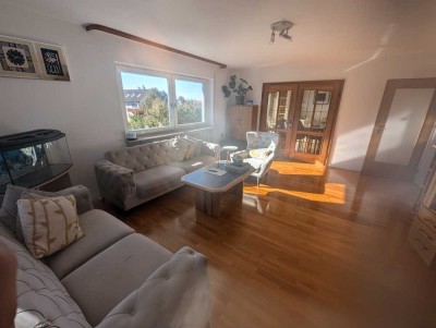 Ansprechende und gepflegte 4-Zimmer-Wohnung mit großem Balkon und EBK in Renchen