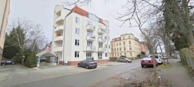 2-Zimmer-Erdgeschoss-/Hochparterrewohnung mit Aufzug, separater Küche und TG-Stellplatz in 01157 DD