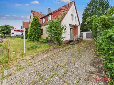 Zentrumsnah & idyllisch: Zweifamilienhaus in bester Lage der Celler Blumlage!