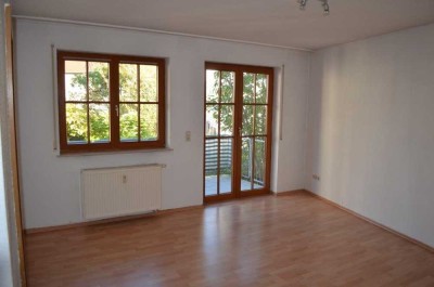 Gepflegte 2-Zimmer-Wohnung mit Balkon und Einbauküche