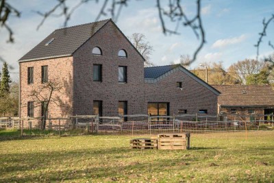 Exklusiver Landsitz mit Pferdehaltung - Historischer Charme trifft modernes Luxus Wohnen