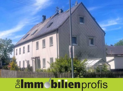 1366 - Attraktive Doppelhaushälfte bei Helmbrechts