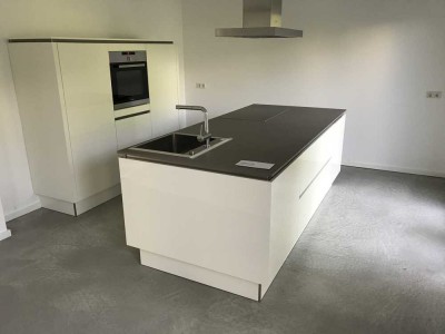 Gesuchte Lage: Neuwertige EG-Wohnung mit Garten, Terrasse & moderner Küche