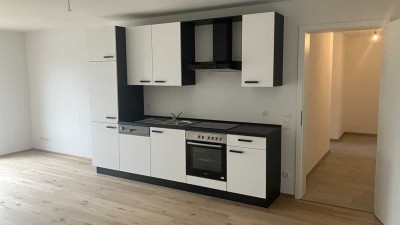 Stilvolle, neuwertige 2-Zimmer-Wohnung mit geh. Innenausstattung mit Balkon und EBK in Abensberg
