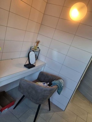 Großzügige 1-2 Zi, DG-Wohnung in 3-Fam. Haus, Hockenheim, Rheinstr.