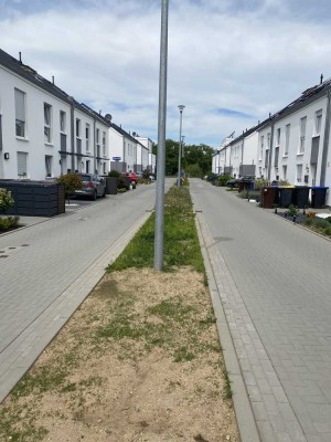 Schönes Reiheneckhaus in MG-Giesenkirchen zu vermieten!