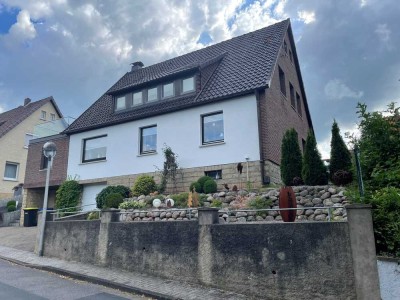 Ansprechendes und gepflegtes 7,5-Raum-Mehrfamilienhaus mit geh. Innenausstattung