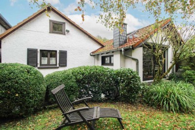 Charmantes Fachwerkhaus im Denkmalensemble mit Garten & Garage in ruhiger Lage bei Weilrod