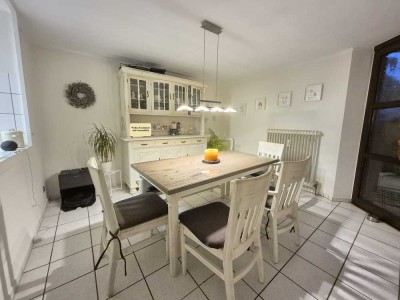 Raumwunder auf zwei Ebenen: Das 'Haus im Haus'-Gefühl mit Gartenparadies