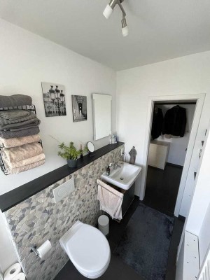 !!BEFRISTET BIS 08/27!! 2-Zimmer-Wohnung mit Balkon in Refrath, Bergisch Gladbach