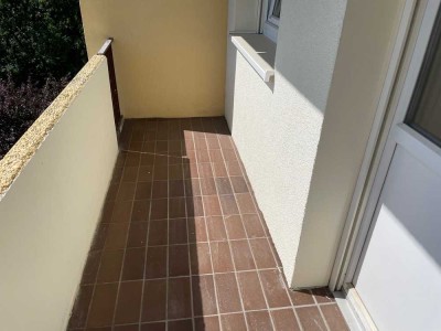 **Helle Wohnung mit Balkon**
