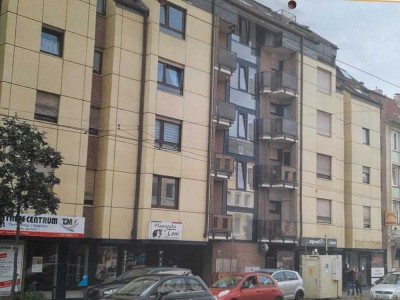 Exklusive 2-Zimmer-Wohnung mit Balkon,Einbauküche  und  Tiefgarage Stellplatz