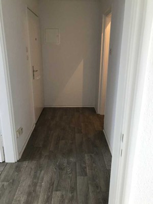 Teilmöblierte, Helle 3-Zimmer Wohnung mit Balkon im 4. OG in München-Am Hart