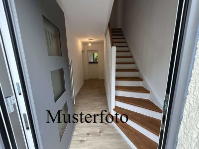 Frisch renovierte 4-Zimmer-Wohnung mit großem Balkon in zentraler Lage von Weinheim