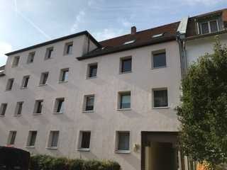 Zwei-Zimmer-Wohnung mit Balkon, Badewanne und Dusche!