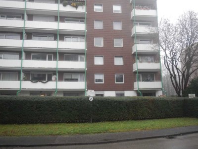 Teilmodernisierte 2-Raum-Wohnung mit Balkon und Einbauküche in Pulheim Geyen-Sinthern