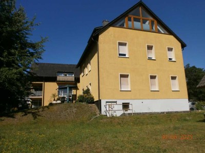 Schöne helle Etagenwohnung mit Blick ins Grüne