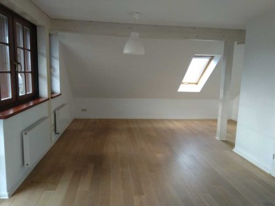 Großzügige 4-Zimmer-Dachgeschosswohnung mit Balkon & Garten in Medingendorf-Okrilla