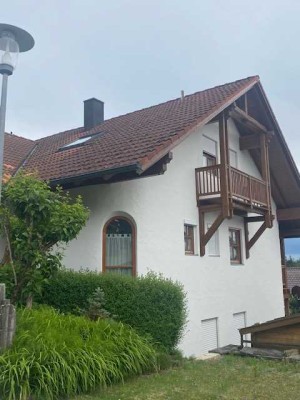 Lichtdurchflutete, geräumige Doppelhaushälfte in Salzweg