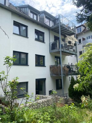 *** Komplett sanierte Wohnung im Westen mit Balkon + Terrasse und Einbauküche ***