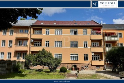 Stilvolle 3-Zimmer-Wohnung mit Balkon und Kaminofen in charmantem Altbau