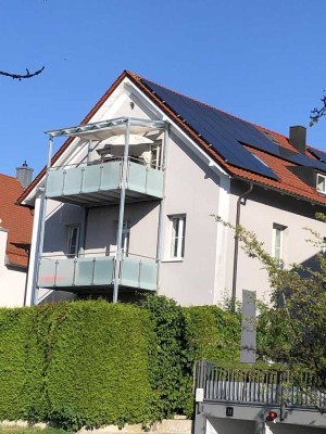 6-Zimmer Erdgeschosswohnung in Neusäß mit Garage und Garten