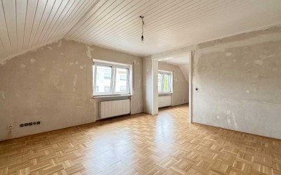 3-Zimmer-Dachgeschoss-Wohnung mit neuer EBK in ruhiger Lage